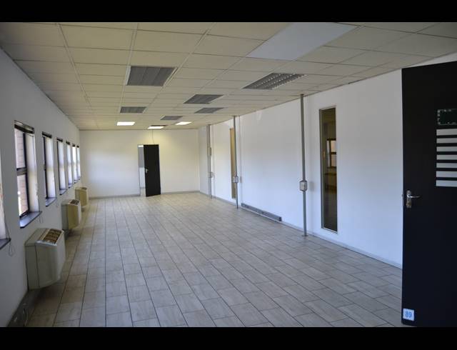 9,202M² FACTORY TO LET IN JET PARK